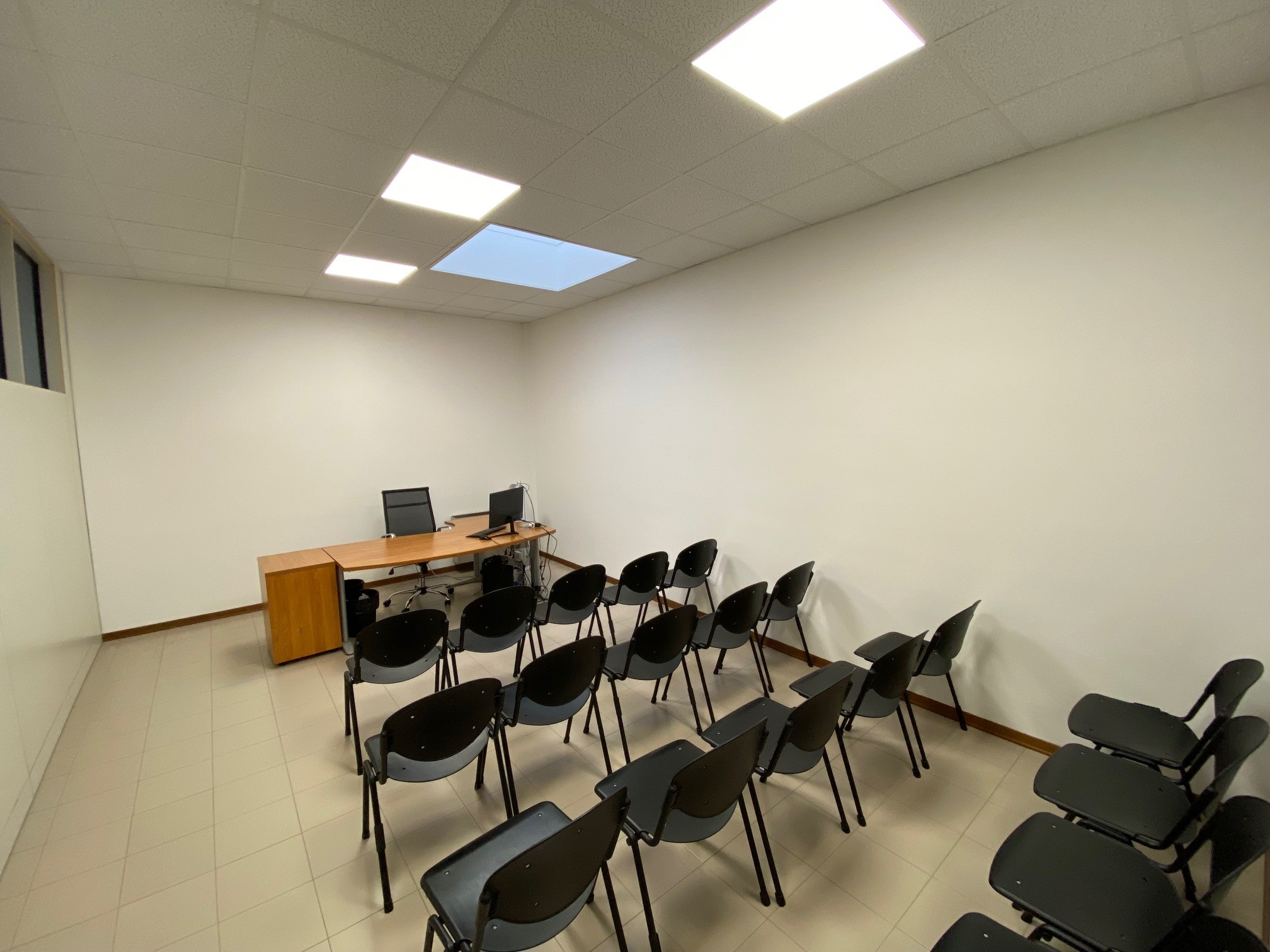 Noleggia la nostra sala riunioni. Pesaro, Ottimo Prezzo